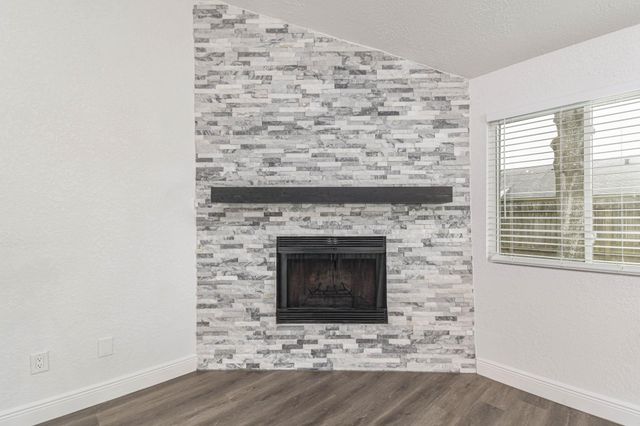 16818 Carrack Turn Drive, Friendswood, TX 77546