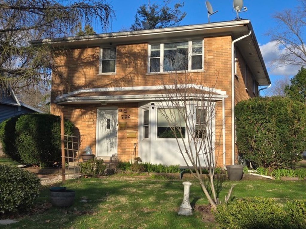 722 N Center Street, Naperville, IL 60563