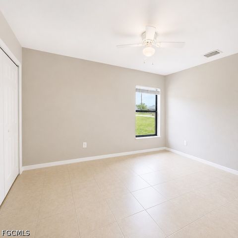 525 SE 4th TER, Cape Coral, FL 33990