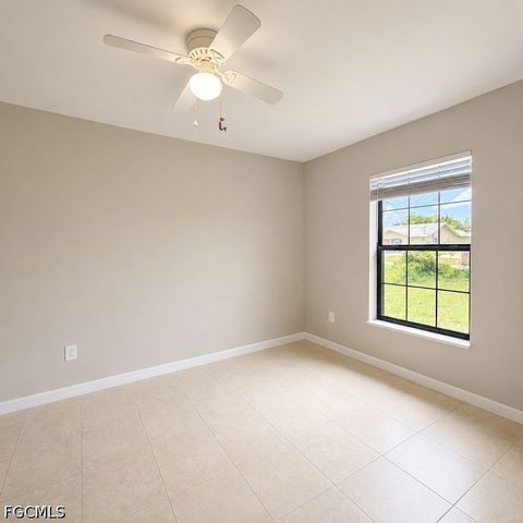 525 SE 4th TER, Cape Coral, FL 33990