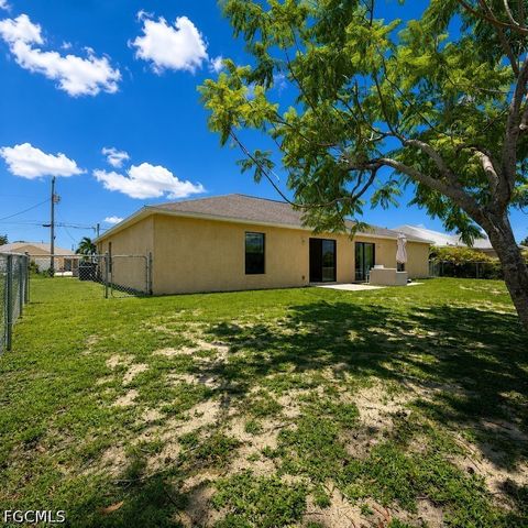 525 SE 4th TER, Cape Coral, FL 33990