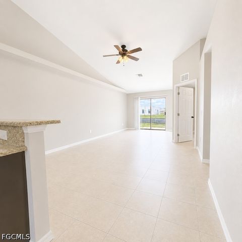 525 SE 4th TER, Cape Coral, FL 33990