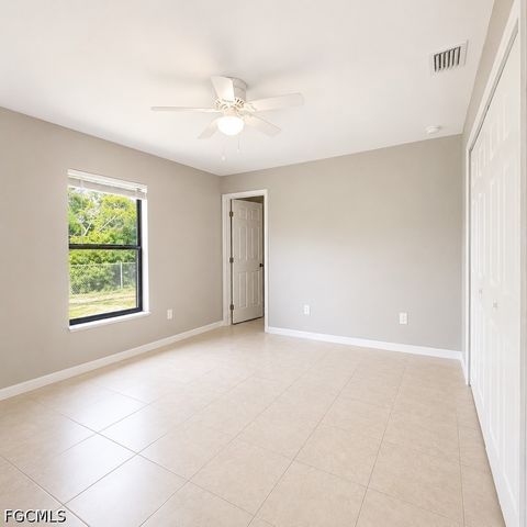 525 SE 4th TER, Cape Coral, FL 33990