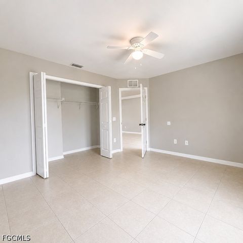 525 SE 4th TER, Cape Coral, FL 33990