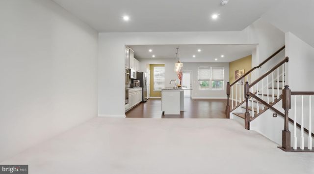 10010 DORSEY LN, Lanham, MD 20706
