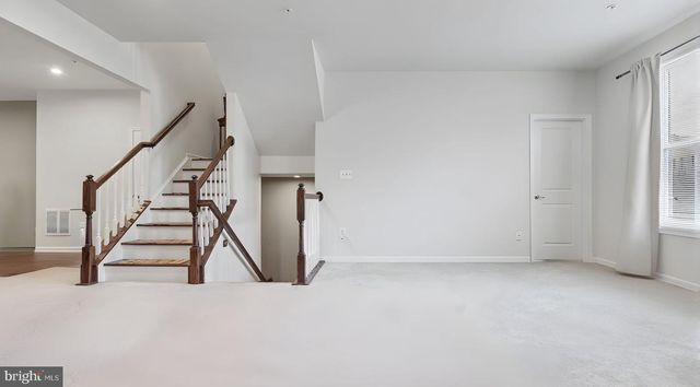 10010 DORSEY LN, Lanham, MD 20706