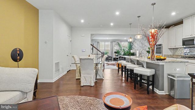 10010 DORSEY LN, Lanham, MD 20706
