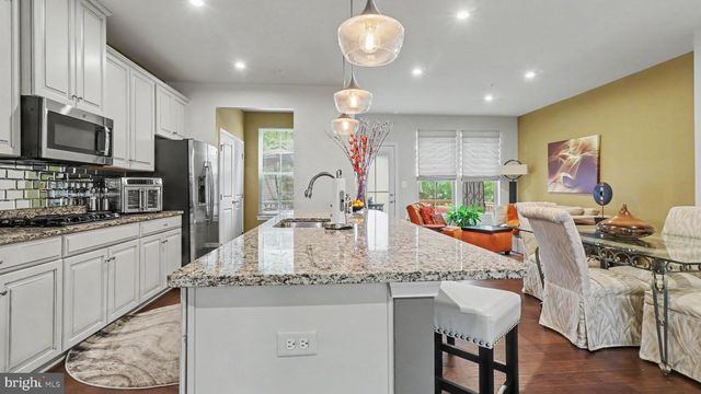 10010 DORSEY LN, Lanham, MD 20706