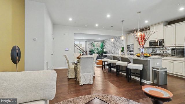 10010 DORSEY LN, Lanham, MD 20706