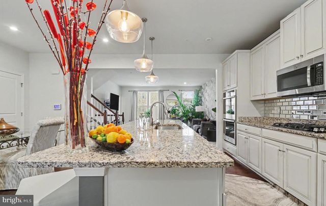 10010 DORSEY LN, Lanham, MD 20706