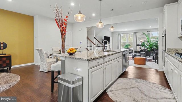 10010 DORSEY LN, Lanham, MD 20706