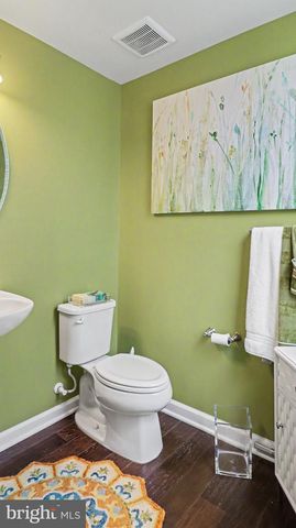 10010 DORSEY LN, Lanham, MD 20706