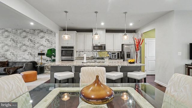 10010 DORSEY LN, Lanham, MD 20706