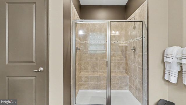 10010 DORSEY LN, Lanham, MD 20706