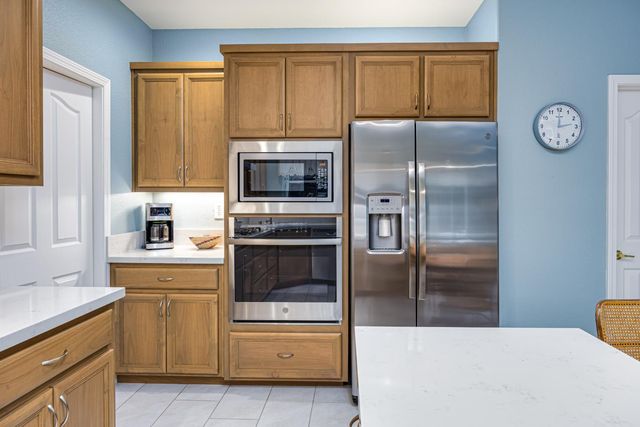 7034 Ara Ln, Carmichael, CA 95608