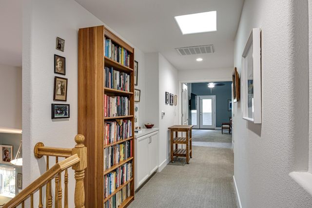 7034 Ara Ln, Carmichael, CA 95608