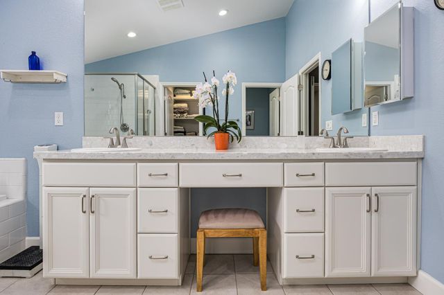 7034 Ara Ln, Carmichael, CA 95608
