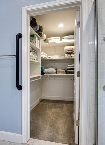 7034 Ara Ln, Carmichael, CA 95608