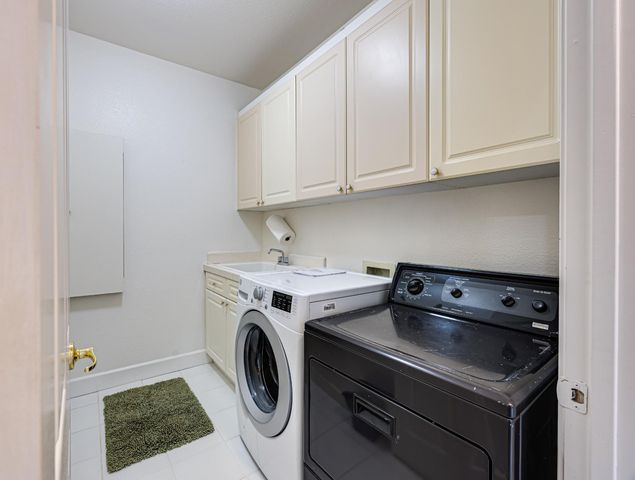 7034 Ara Ln, Carmichael, CA 95608