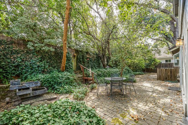 7034 Ara Ln, Carmichael, CA 95608
