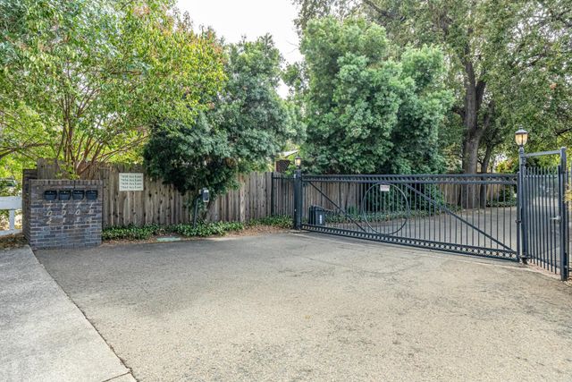7034 Ara Ln, Carmichael, CA 95608