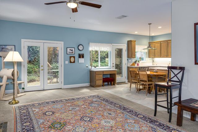 7034 Ara Ln, Carmichael, CA 95608