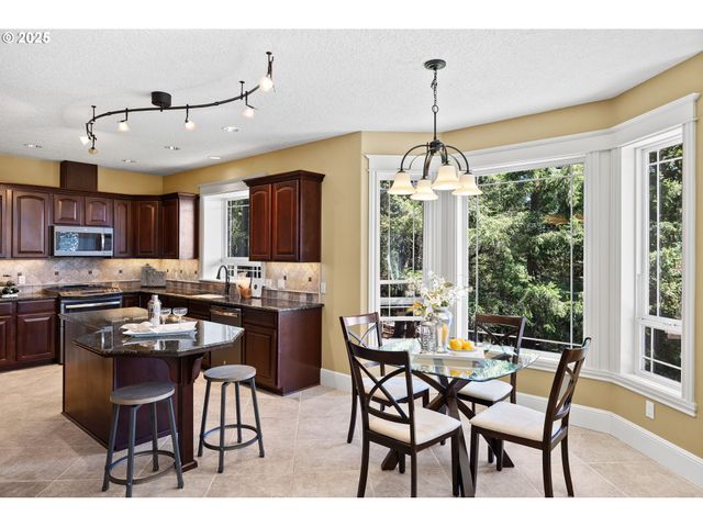 16155 Ne WILKERSON Way, Newberg, OR 97132