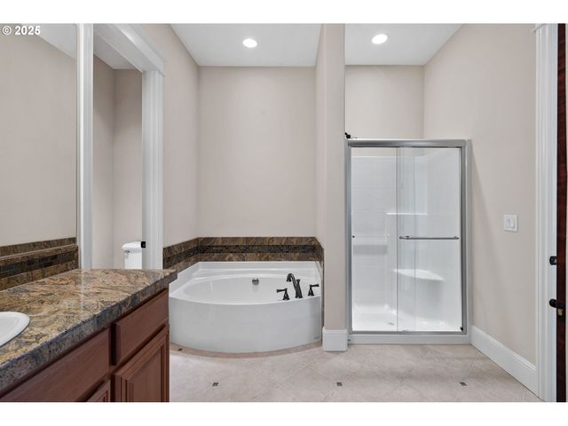 16155 Ne WILKERSON Way, Newberg, OR 97132