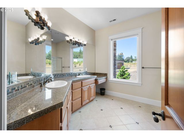 16155 Ne WILKERSON Way, Newberg, OR 97132