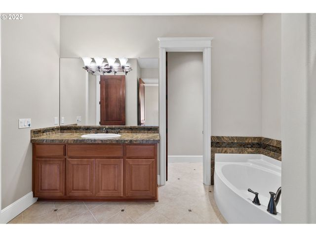 16155 Ne WILKERSON Way, Newberg, OR 97132