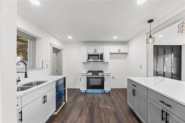 8716 E 74th Street, Kansas City, MO 64133