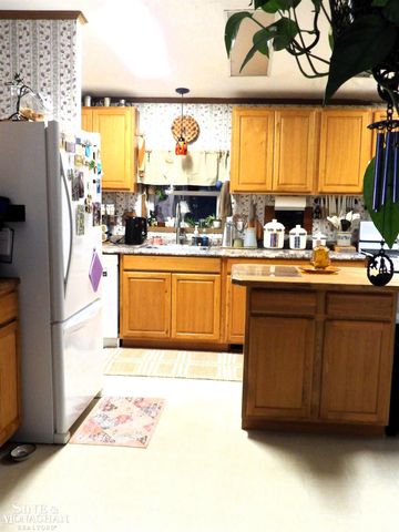 2051 W Parklane Road, White Cloud, MI 49349