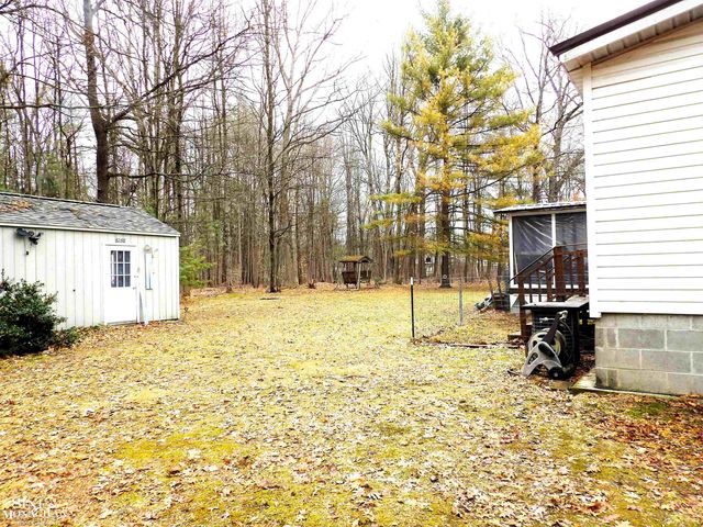 2051 W Parklane Road, White Cloud, MI 49349