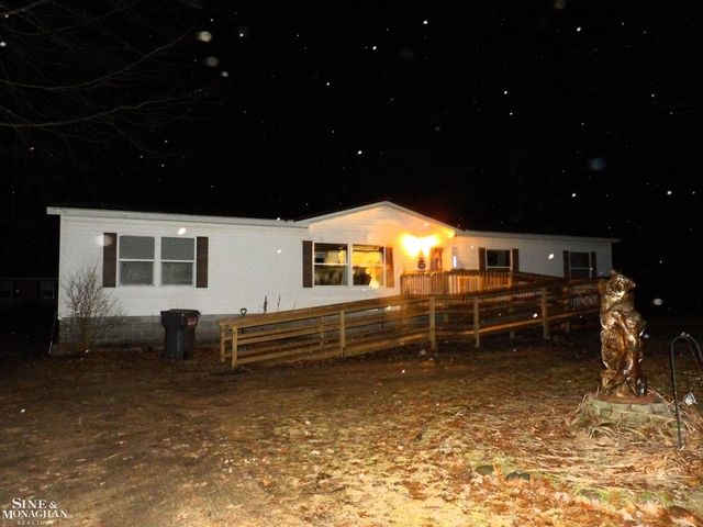 2051 W Parklane Road, White Cloud, MI 49349