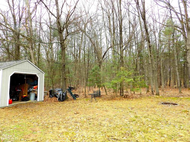 2051 W Parklane Road, White Cloud, MI 49349