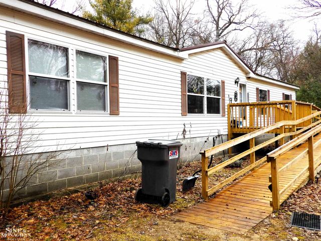 2051 W Parklane Road, White Cloud, MI 49349