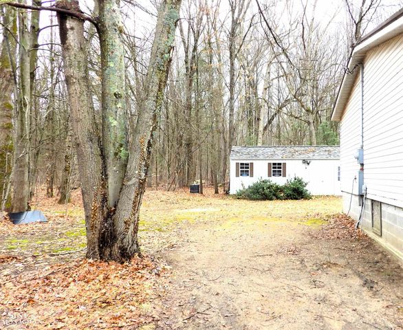 2051 W Parklane Road, White Cloud, MI 49349