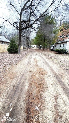 2051 W Parklane Road, White Cloud, MI 49349