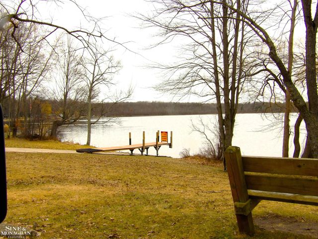 2051 W Parklane Road, White Cloud, MI 49349