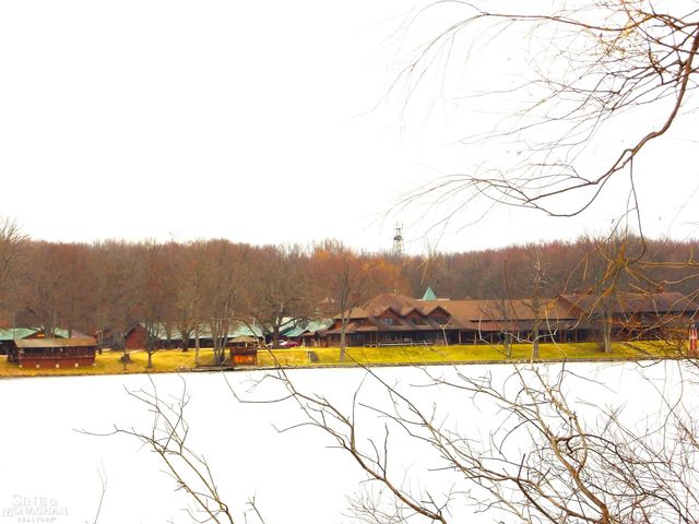 2051 W Parklane Road, White Cloud, MI 49349