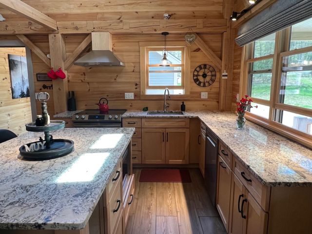 42 Mountain Road, Middletown Springs, VT 05757