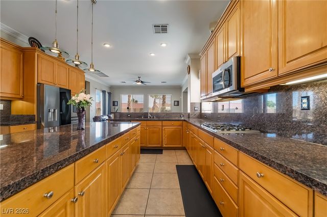 7876 Galloping Hills Street, Las Vegas, NV 89113