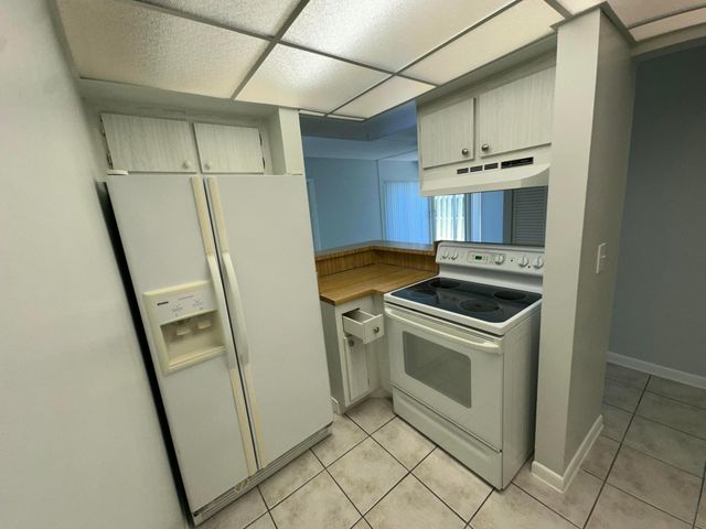 1799 Fairview Villas Drive 1, Palm Springs, FL 33406