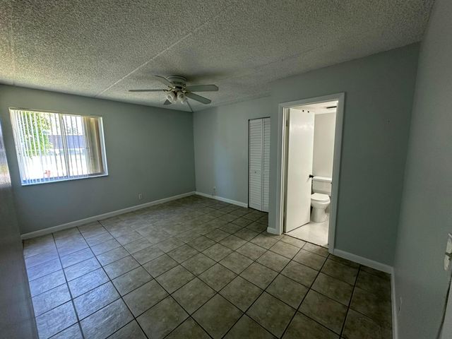 1799 Fairview Villas Drive 1, Palm Springs, FL 33406