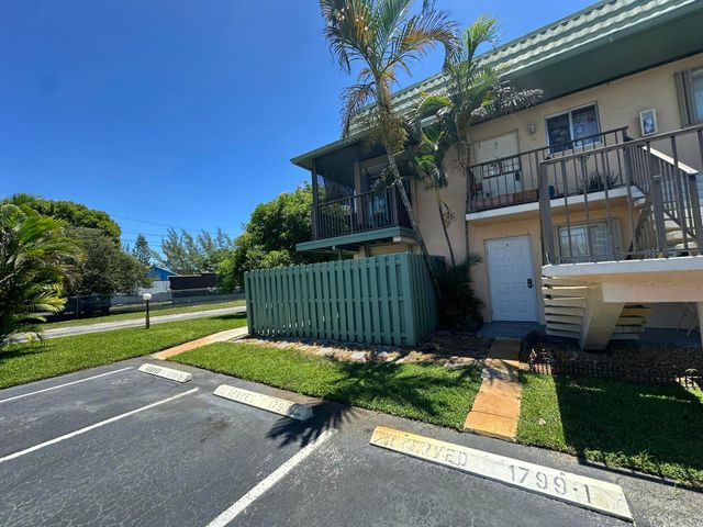 1799 Fairview Villas Drive 1, Palm Springs, FL 33406