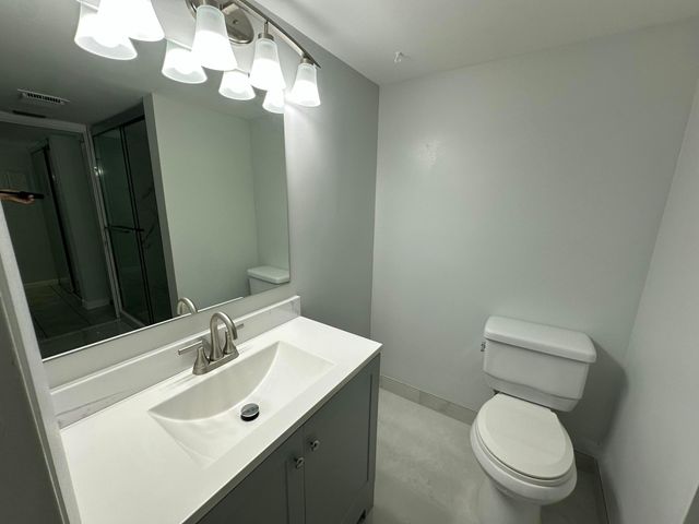 1799 Fairview Villas Drive 1, Palm Springs, FL 33406