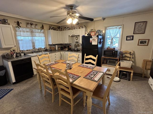 220 Larch Lane, Smithtown, NY 11787