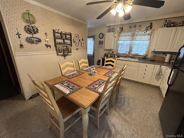 220 Larch Lane, Smithtown, NY 11787