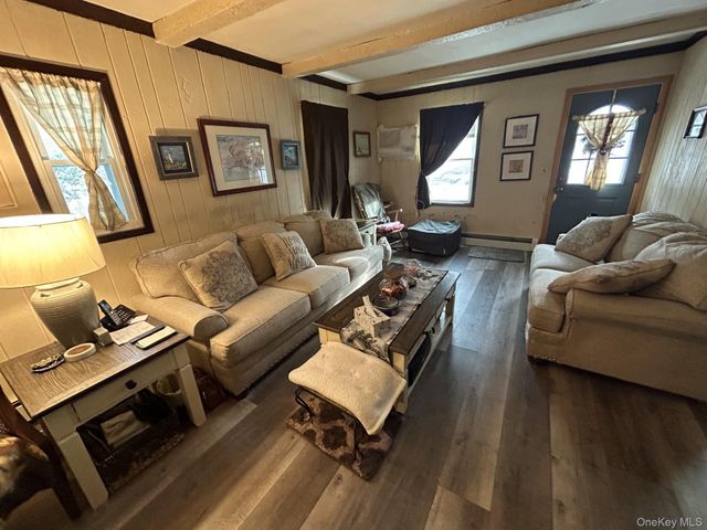 220 Larch Lane, Smithtown, NY 11787