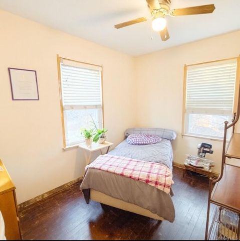 220 Larch Lane, Smithtown, NY 11787